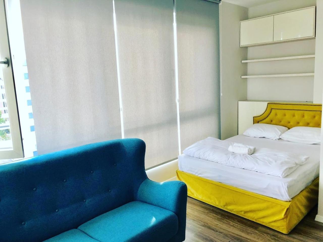 Turquoise And Magenta Apartment صوفيا المظهر الخارجي الصورة